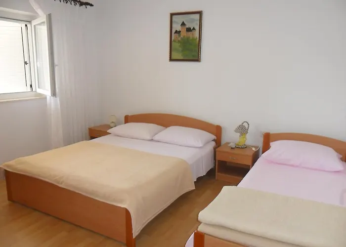 Cubric Apartment Pirovac